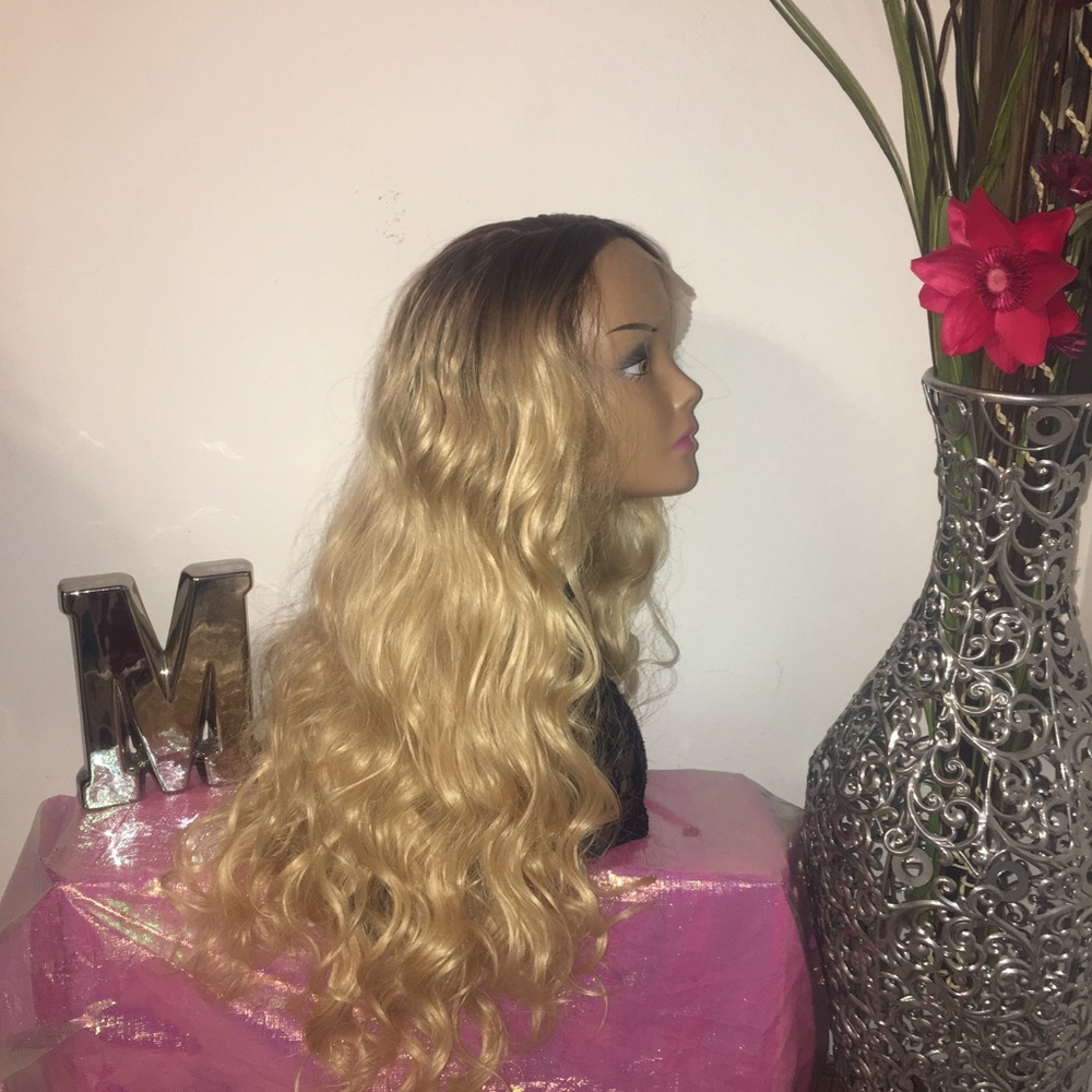 Lace front wig - Picture 4 of 7